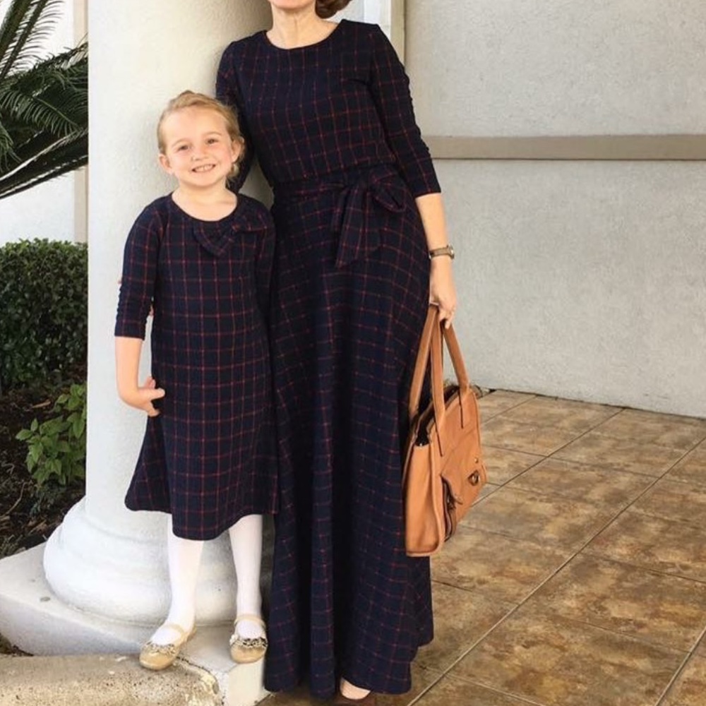 Jade MacKenzie Navy and Red Top and Skirt Sz S